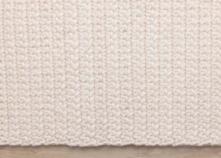 Ripple White Knotted Design