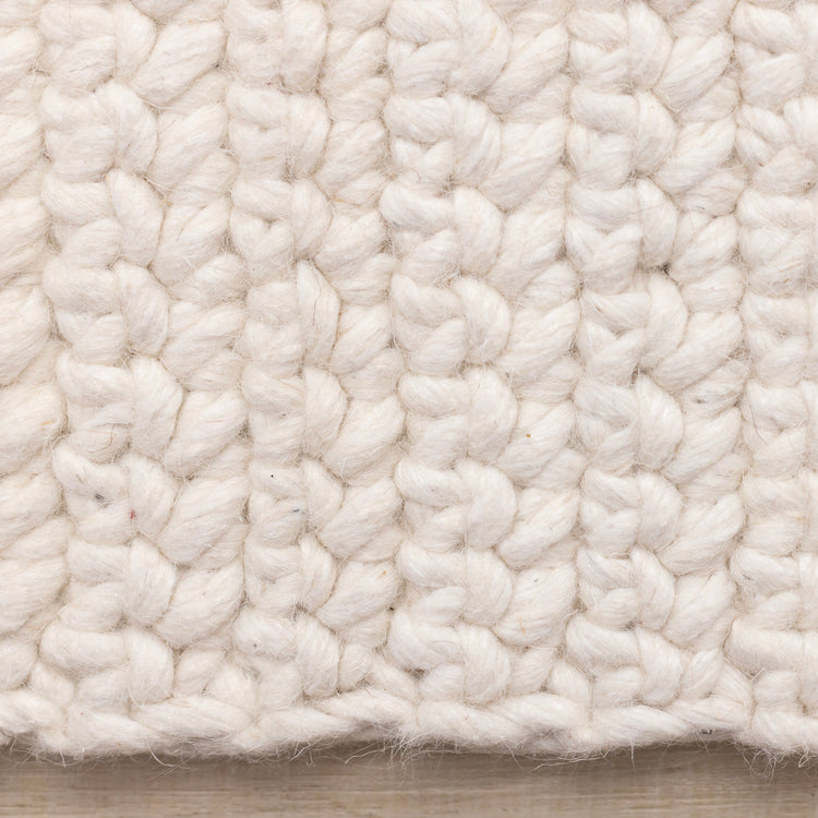 Ripple White Knotted Design