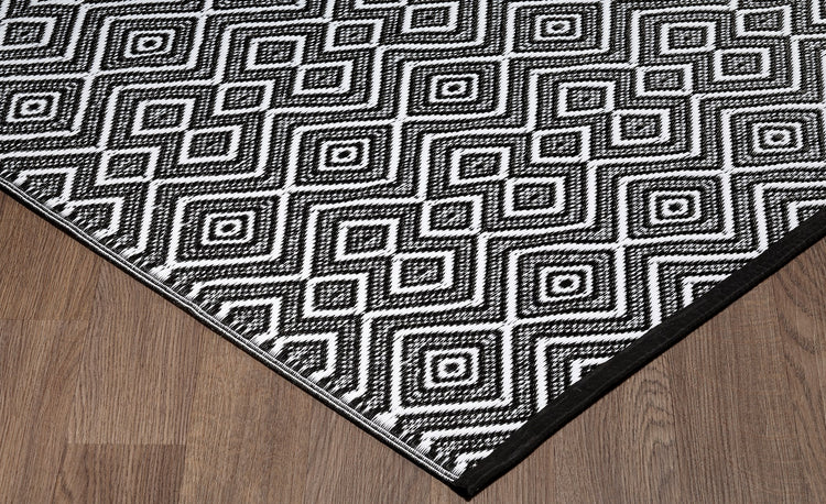 Fiesta FIE-4508-BLKWHT Indoor Outdoor Black White Mirage Reversible Plastic Area Rug By Viana Inc