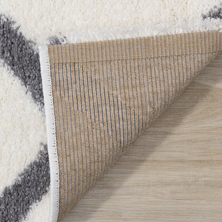Fergus White Grey Ogee Bulky Shag de Kalora Interiors