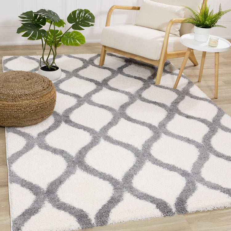 Fergus White Grey Ogee Bulky Shag de Kalora Interiors