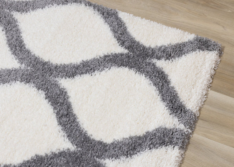 Fergus White Grey Ogee Bulky Shag de Kalora Interiors