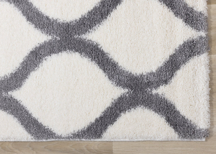 Fergus White Grey Ogee Bulky Shag de Kalora Interiors