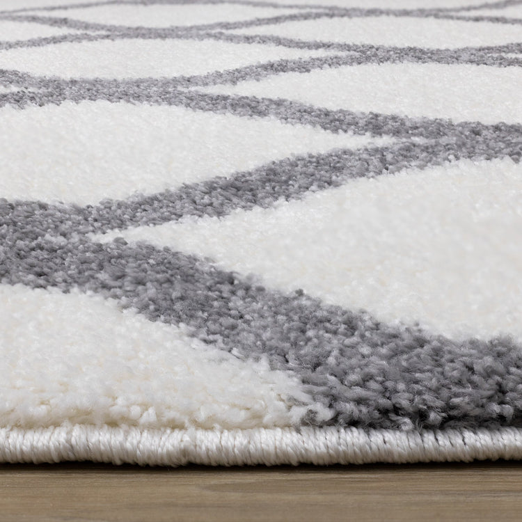 Fergus White Grey Ogee Bulky Shag de Kalora Interiors