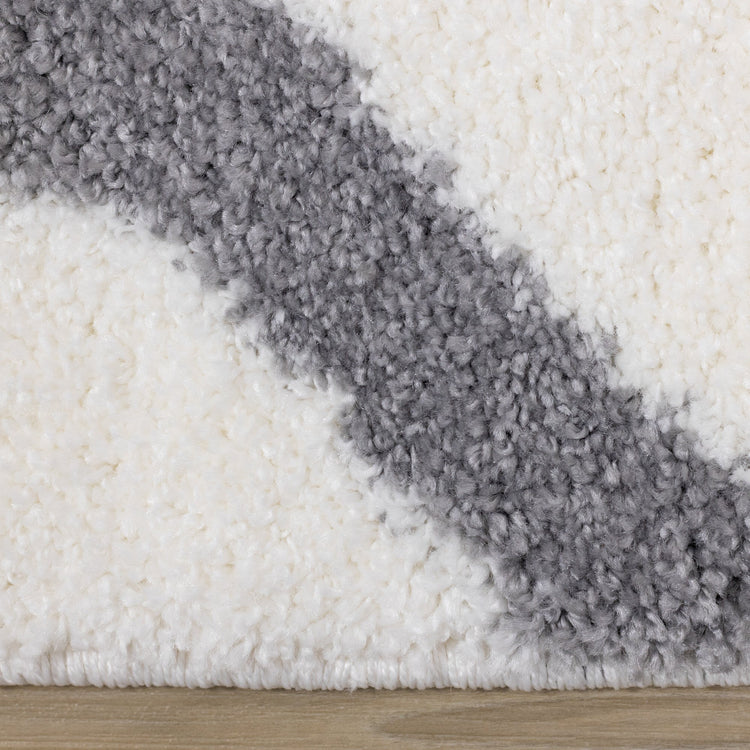 Fergus White Grey Ogee Bulky Shag de Kalora Interiors