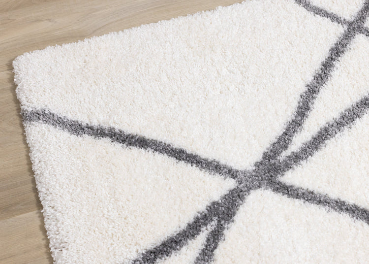 Alfombra peluda Fergus White Grey Lines Crossing de Kalora Interiors