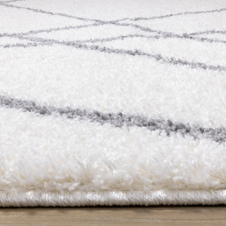 Alfombra peluda Fergus White Grey Lines Crossing de Kalora Interiors