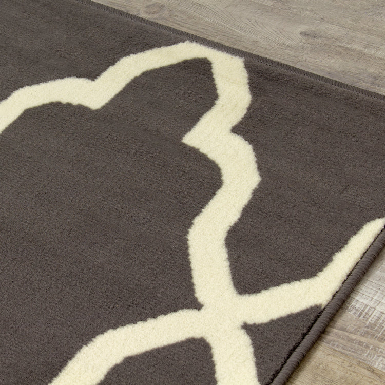 Fiona 3603_1911 Alfombra gris crema con diseño Ogee de Novelle Home