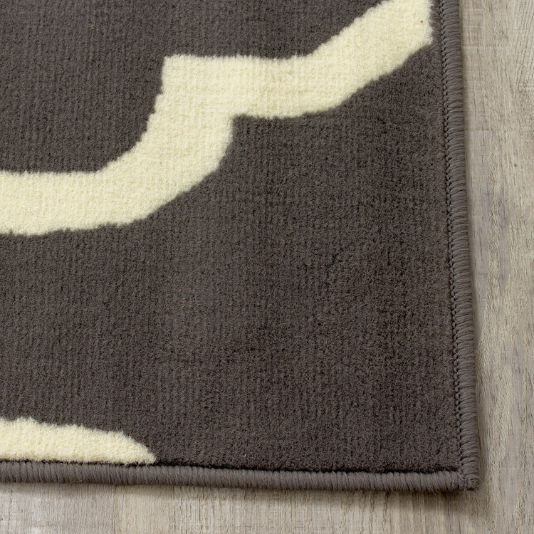 Fiona 3603_1911 Alfombra gris crema con diseño Ogee de Novelle Home