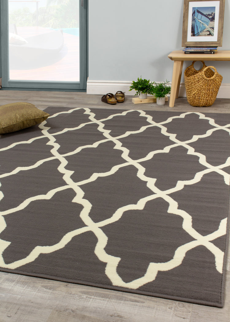 Fiona 3603_1911 Alfombra gris crema con diseño Ogee de Novelle Home