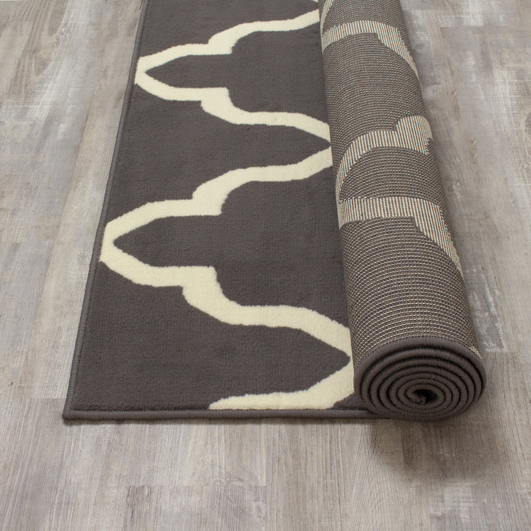 Fiona 3603_1911 Alfombra gris crema con diseño Ogee de Novelle Home
