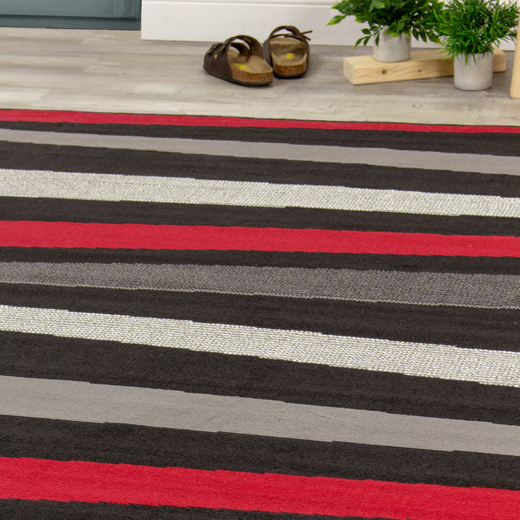 Fiona 3637_1945 Alfombra con pista de mármol negro, gris y rojo de Novelle Home
