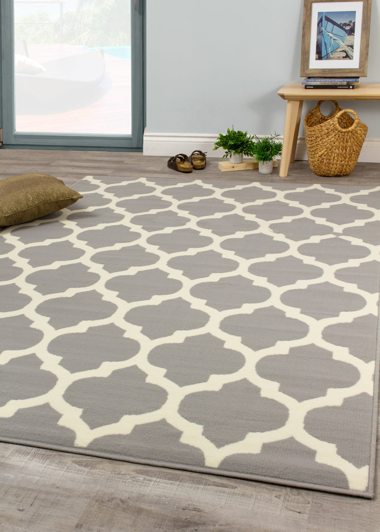 Fiona 5034_9944 Alfombra de área Ogee clásica en gris y blanco de Novelle Home