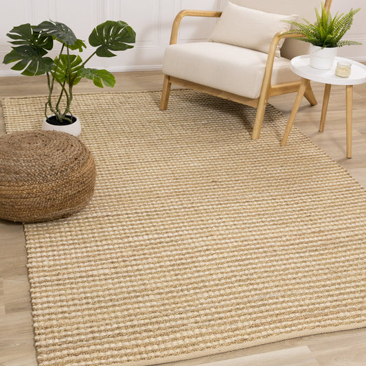 Alfombra de tejido intrincado en beige Naturals de Kalora Interiors