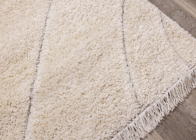 Novato Cream Curves Shag Rug by Kalora Interiors