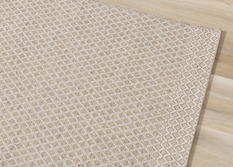 Peak Beige Small Crosshatch Geometric Rug by Kalora Interiors