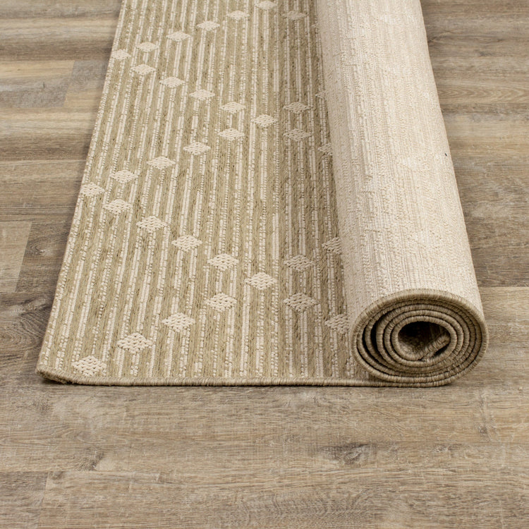 Vista Beige Cream Dot Trellis Indoor/Outdoor Rug by Kalora Interiors