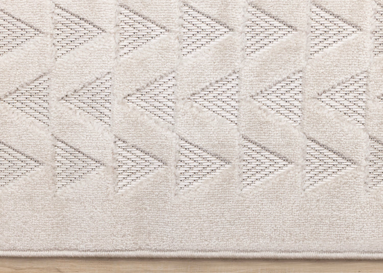 Alta White Rowed Triangles Design Rug