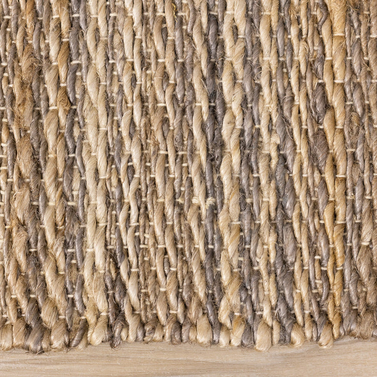 Alfombra de yute natural hecha a mano de Kalora Interiors
