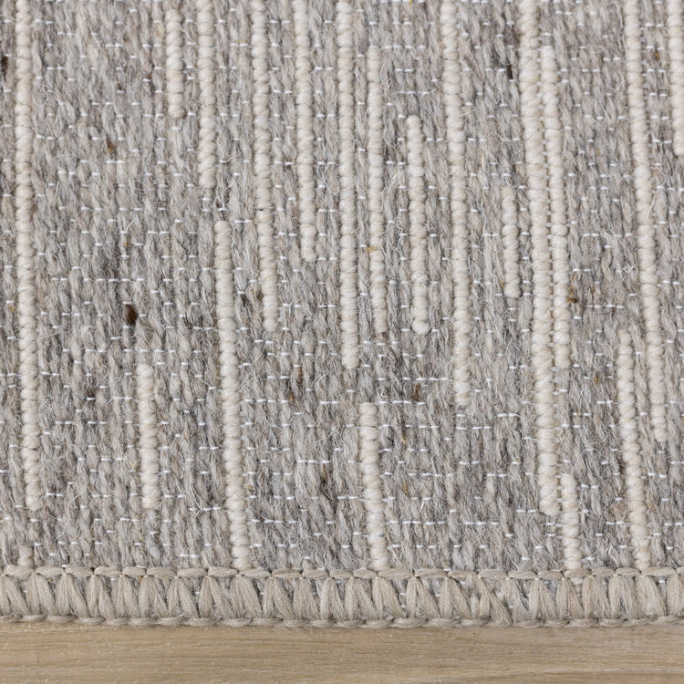 Alfombra Peak Grey de lana texturizada de Kalora Interiors