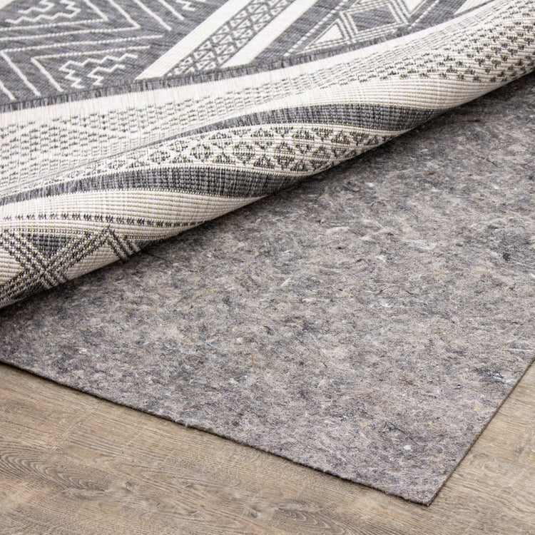 Almohadilla para alfombra de doble superficie: hecha de materiales reciclados por Kalora Interiors