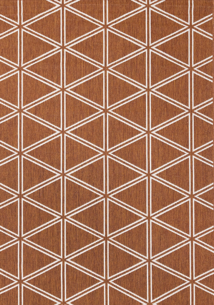 Alfombra triangular geométrica en blanco y naranja Bristol de Kalora Interiors